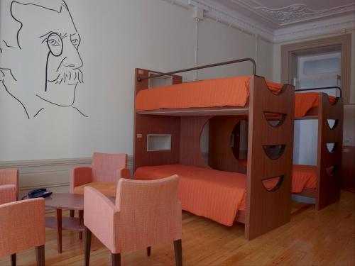 10 bunk beds