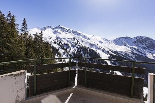 Balcony/terrace, Large central apartment for 11 by Avoriaz Chalets in Avoriaz