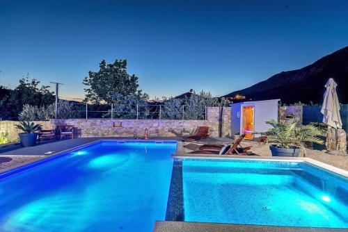 Luxury Villa,heated pool, sauna,Jacuzzi near Split