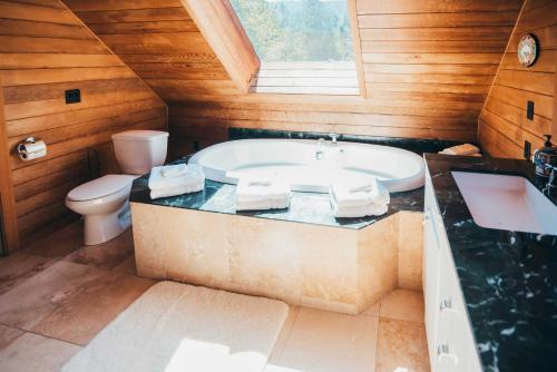 Big House Lodge - Cle Elum Retreat on 8 Acres! - image 11