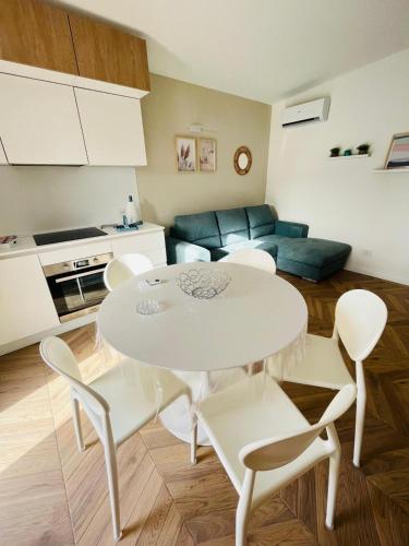 Koplietošanas atpūtas telpa ar TV, Resort Estia in Zingarello