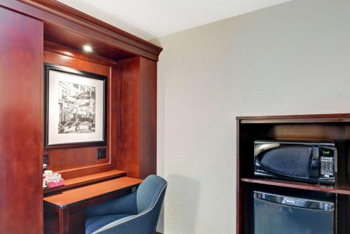 Hampton Inn Charlotte-Gastonia - image 11