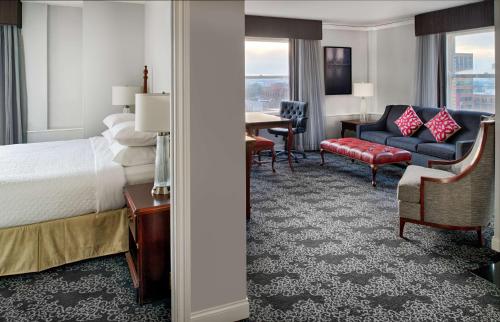 One-Bedroom King Suite image 3