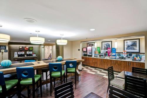Hampton Inn Milford – Milford, CT