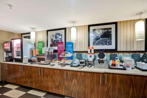 Hampton Inn Milford – Milford, CT