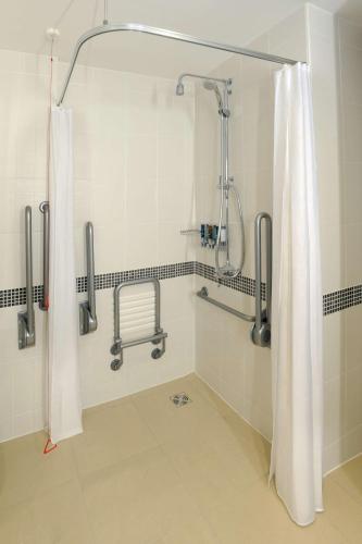 Hampton By Hilton Sheffield - image 2