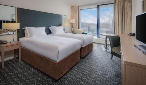 2 twin beds
