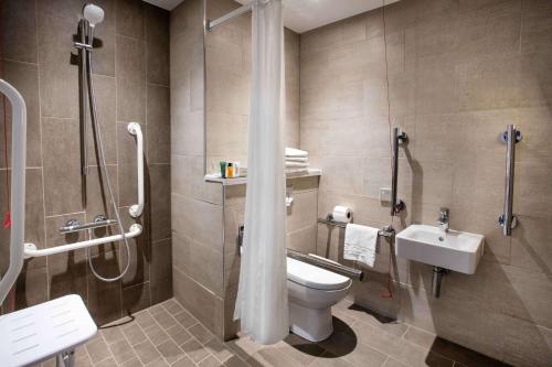 Hilton Edinburgh Carlton - image 13