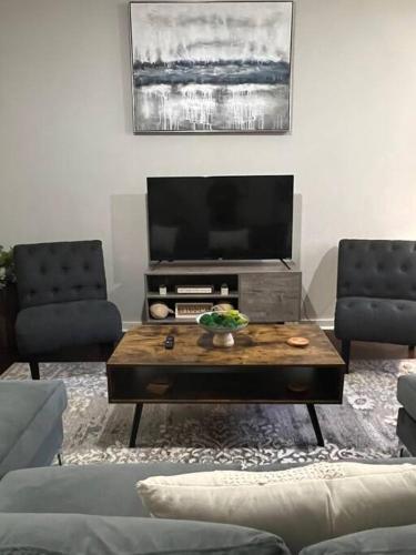 Townhouse in Uptown King Bed-Wi-Fi-Free Parking-Pool Townhouse in Uptown King Bed-Wi-Fi-Free Parking-Pool