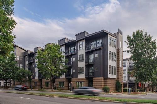 Townhouse in Uptown King Bed-Wi-Fi-Free Parking-Pool Townhouse in Uptown King Bed-Wi-Fi-Free Parking-Pool