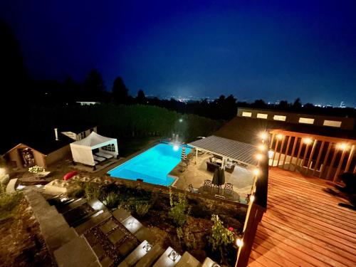 Central 2 BdR 1 + 1 Bath + Heated Salt Pool + HT in Kelowna, Canada