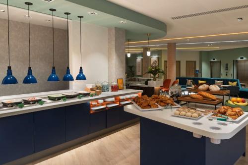 Hampton By Hilton Torquay - image 13