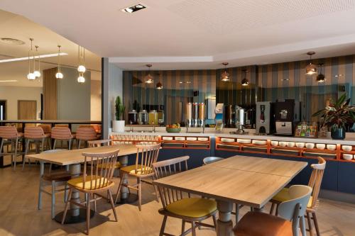Hampton By Hilton Torquay - image 14