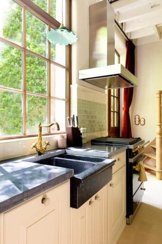 Pauline Loveling apartment with quiet garden and 2 bathrooms, Amberes (foto 8)