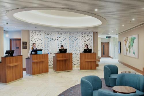 Hilton Garden Inn London Heathrow Terminal 2 and 3 - image 6