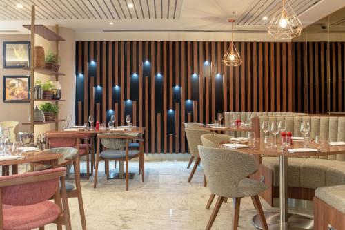 Hilton Garden Inn London Heathrow Terminal 2 and 3 - image 9