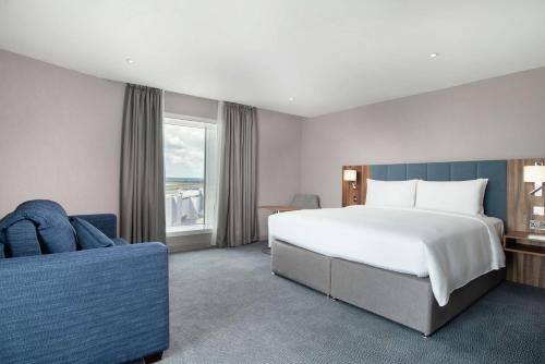 Hilton Garden Inn London Heathrow Terminal 2 and 3 - image 11
