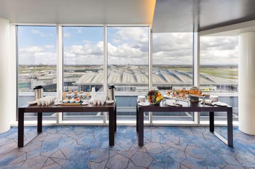 Hilton Garden Inn London Heathrow Terminal 2 and 3 - image 8