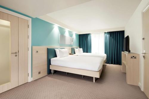Hampton By Hilton London Docklands - image 13