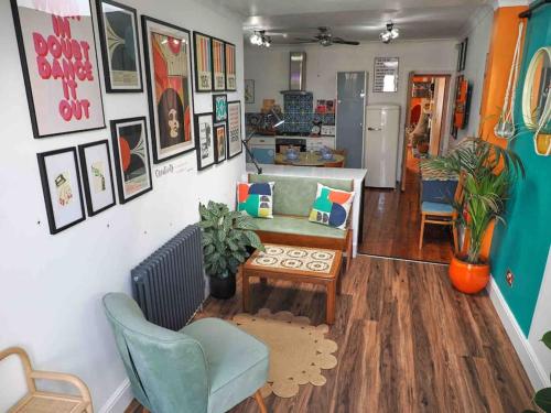 Revival Retreat, with parking Revival Retreat, with parking