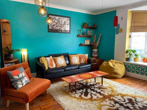 Revival Retreat, with parking Revival Retreat, with parking