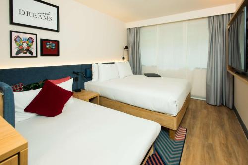 Hampton by Hilton London Park Royal - image 2