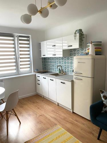 廚房, HB Cozy Home - Przytulne Mieszkanie in 奧斯特魯夫馬佐維卡