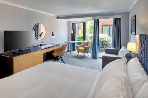 DoubleTree by Hilton Manchester Airport - image 6