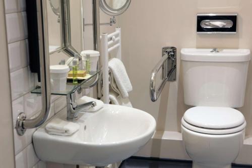 DoubleTree by Hilton York Room Type - DOUBLE ACCESSIBLE ROOM