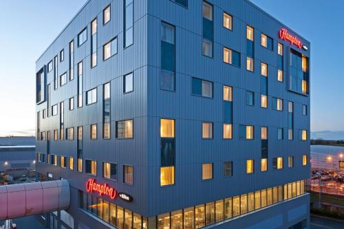 Hampton by Hilton London Gatwick Airport - Hotel - Horley