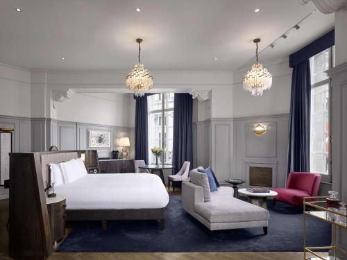 The Trafalgar St. James London, Curio Collection by Hilton