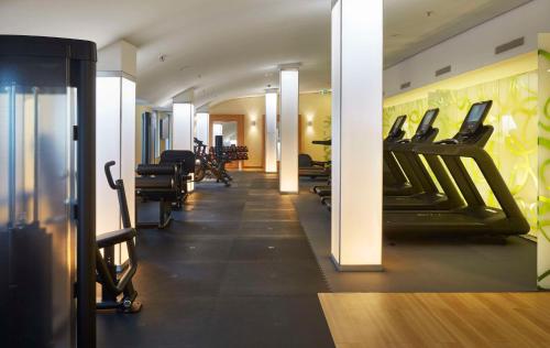 Hilton Frankfurt Airport - image 7