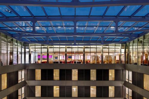 Hilton Frankfurt Airport - image 8