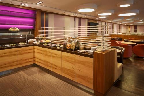 Hilton Frankfurt Airport - image 9