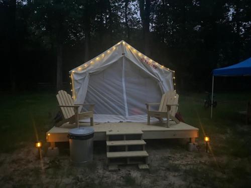 . Tentrr Signature Site - Tentrr Signature Redstone Bed Barn and Camp 2