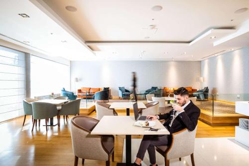 Hilton Nicosia - image 5
