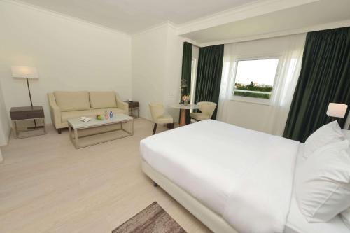Hilton Nicosia - image 13