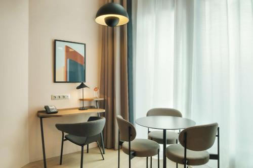 Canopy By Hilton Paris Trocadero - image 2