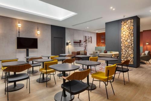 Canopy By Hilton Paris Trocadero - image 5