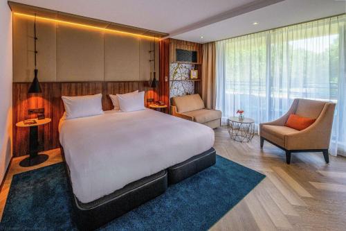 ดับเบิลทรี บาย ฮิลตัน รอยัล ปาร์ค ซุทไดเนน (DoubleTree by Hilton Royal Parc Soestduinen) in โซซดุยเนน