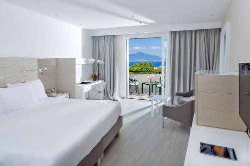 Deluxe King Room with Sea View