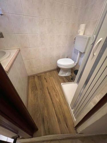 One-Bedroom House image 10
