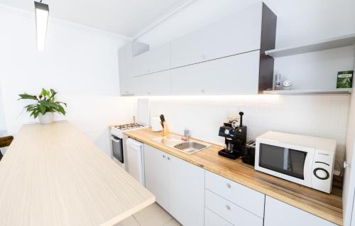 Obor Central Oasis --Secured parking nearby --Self Check-in-- 1min Metro Station