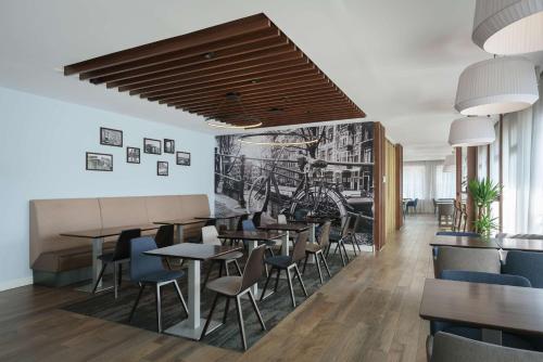 Hampton by Hilton Amsterdam Centre East - image 8