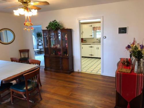 Plantation Motel - image 13