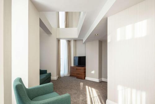 Hilton Garden Inn Bucharest - image 11