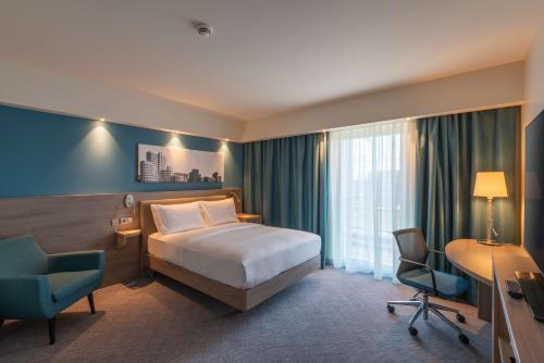 Hampton by Hilton Dusseldorf City Centre - Tap to explore photos