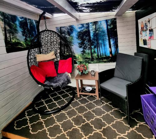 Chalet op een rustig park in de natuur in พุดเทน