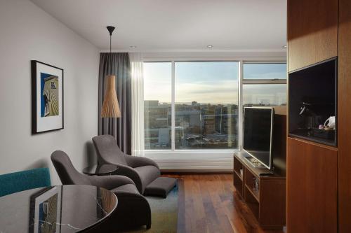 Hilton Reykjavik Nordica - image 10