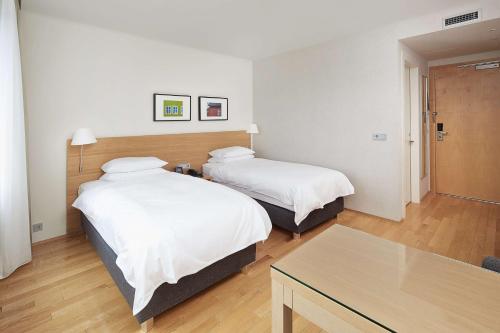 Hilton Reykjavik Nordica - image 9